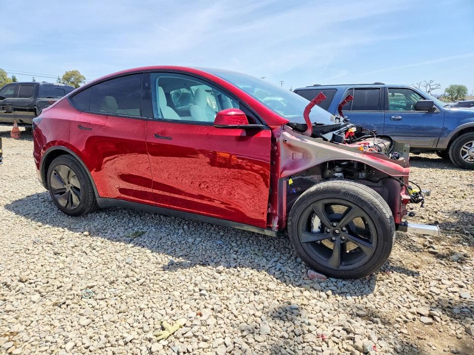 2026 TESLA MODEL Y 4