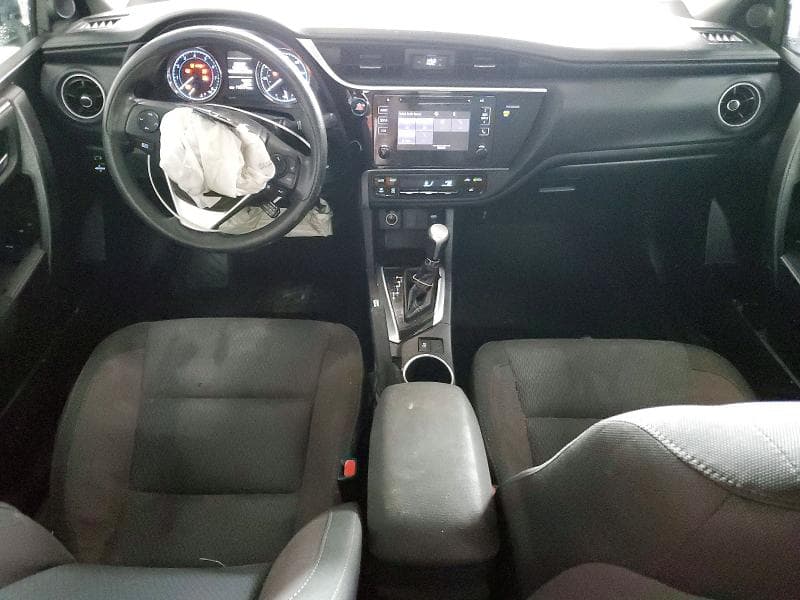 2017 TOYOTA COROLLA LE 8