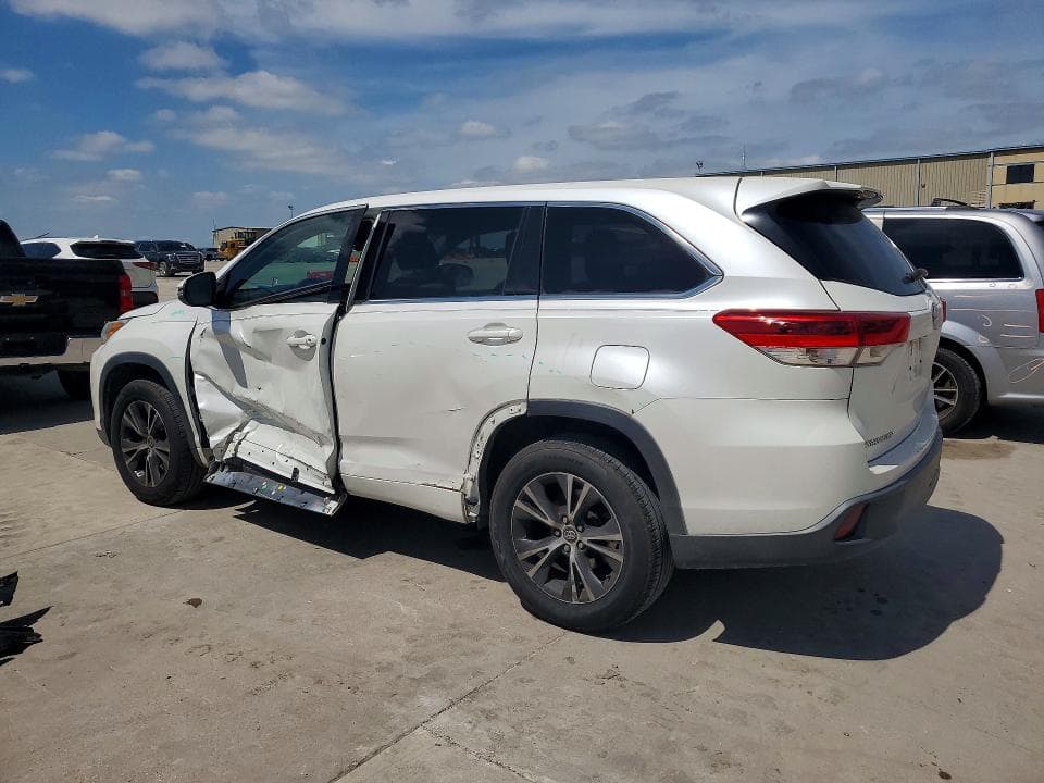 2018 TOYOTA HIGHLANDER LE 2