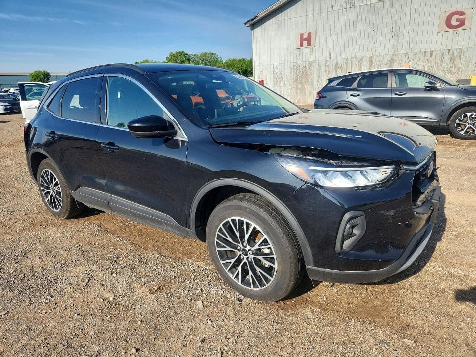 2025 FORD ESCAPE 4