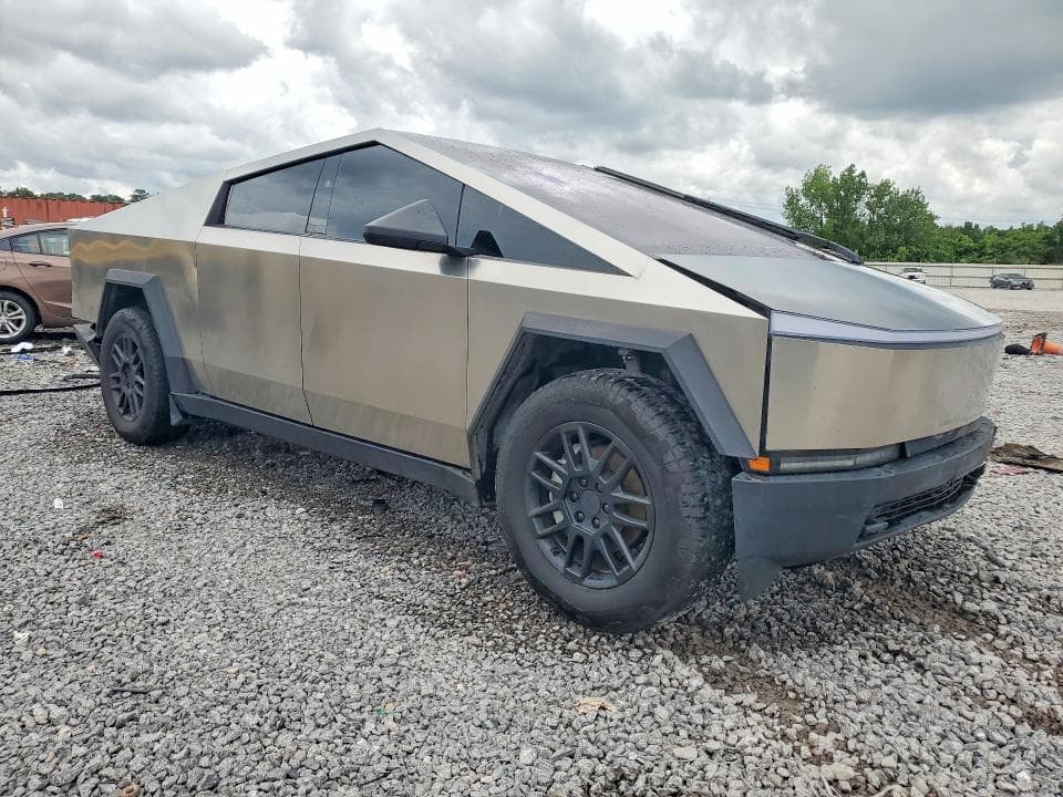 2025 TESLA CYBERTRUCK 4