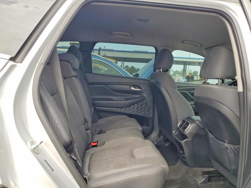 2019 HYUNDAI SANTA FE SE 11