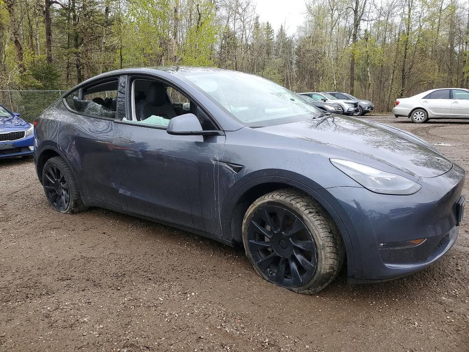 2023 TESLA MODEL Y 4