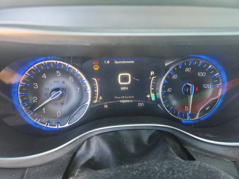 2019 CHRYSLER PACIFICA T 9