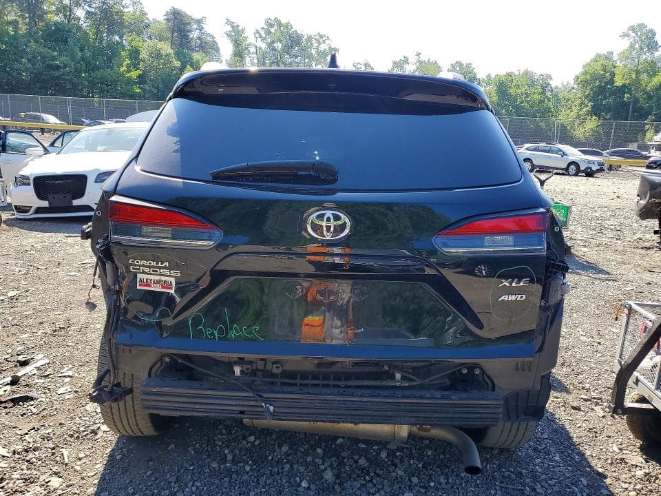2024 TOYOTA COROLLA CROSS XLE 6