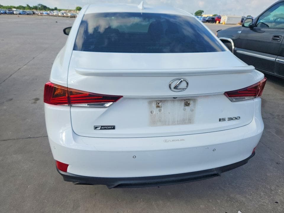 2019 LEXUS IS 300 6