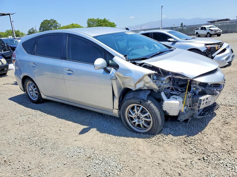 2017 TOYOTA PRIUS V THREE 4