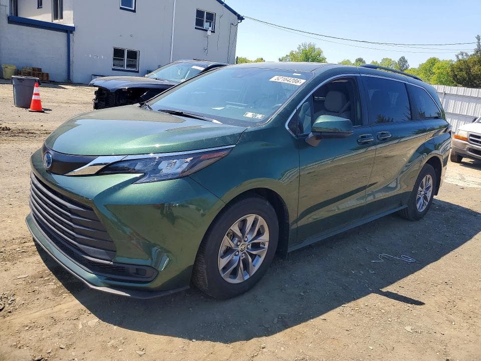 2025 TOYOTA SIENNA LE - 1