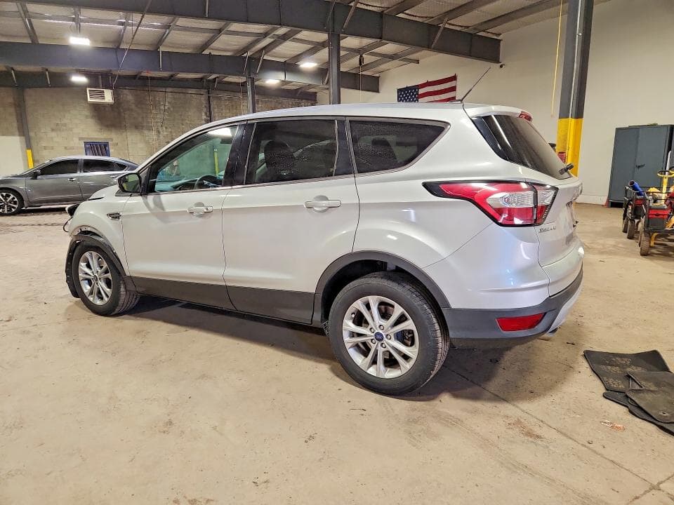 2017 FORD ESCAPE SE 2