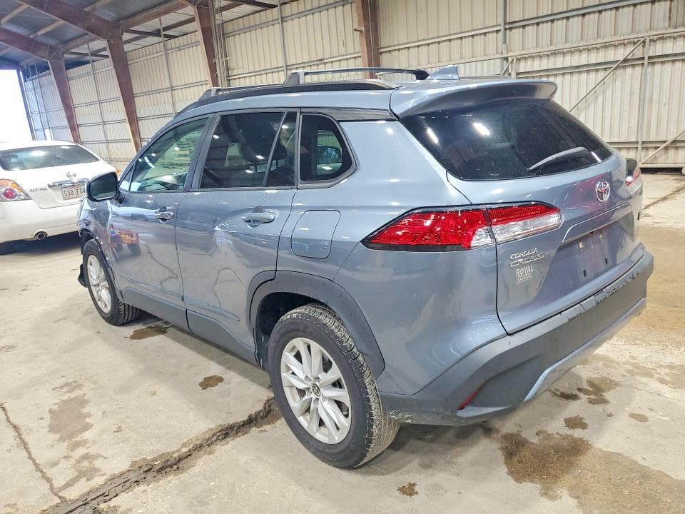 2022 TOYOTA COROLLA CROSS LE 2