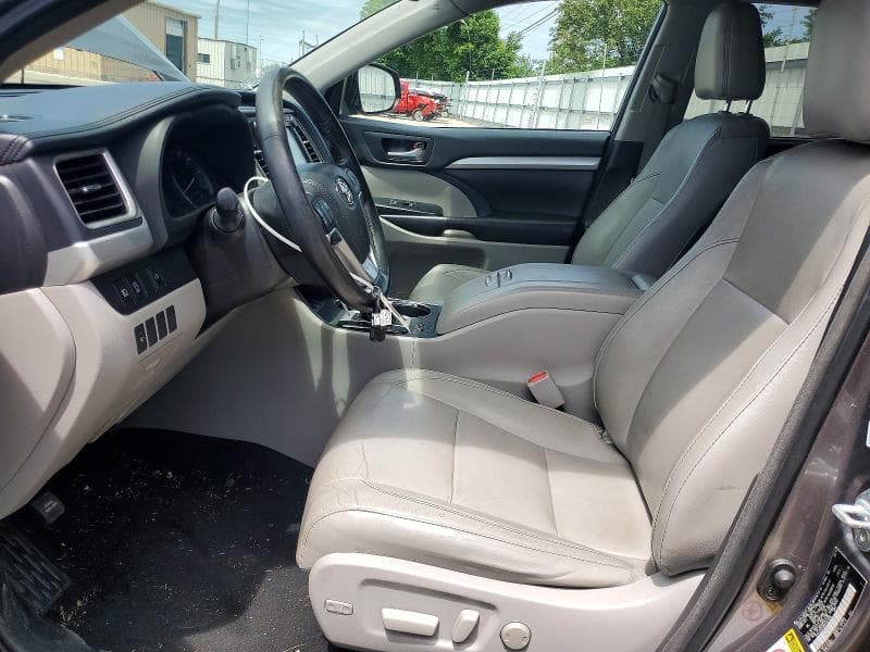 2017 TOYOTA HIGHLANDER XLE 7