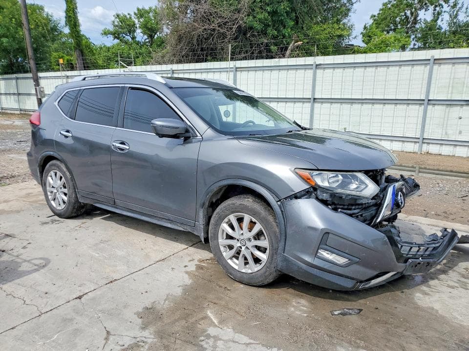 2017 NISSAN ROGUE SV 4