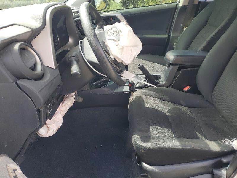 2018 TOYOTA RAV4 LE 7