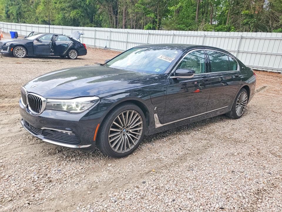 2018 BMW 740 XE - 1