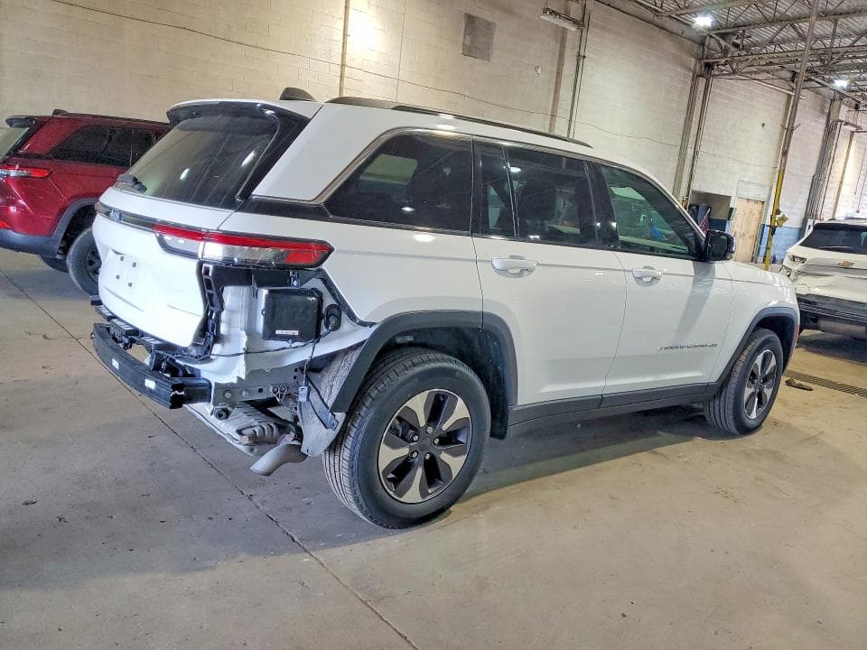 2025 JEEP GRAND CHEROKEE 4XE 3