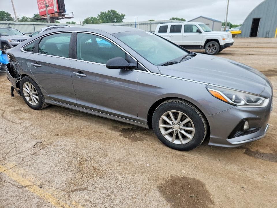2019 HYUNDAI SONATA SE 4