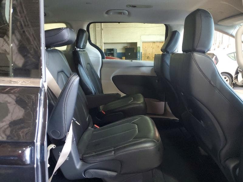 2023 CHRYSLER PACIFICA TOURING L 11