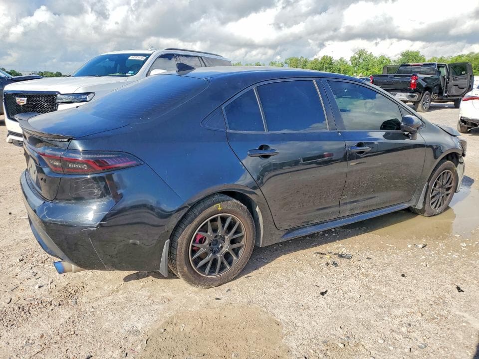 2021 TOYOTA COROLLA LE 3