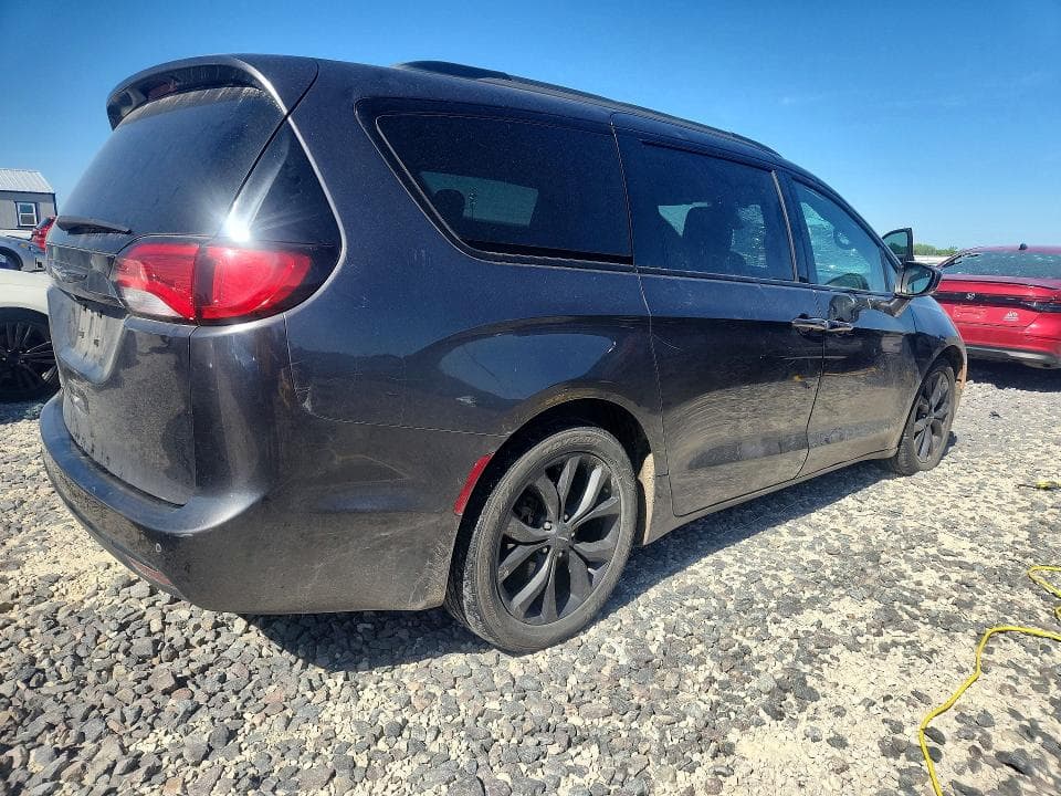 2019 CHRYSLER PACIFICA T 3