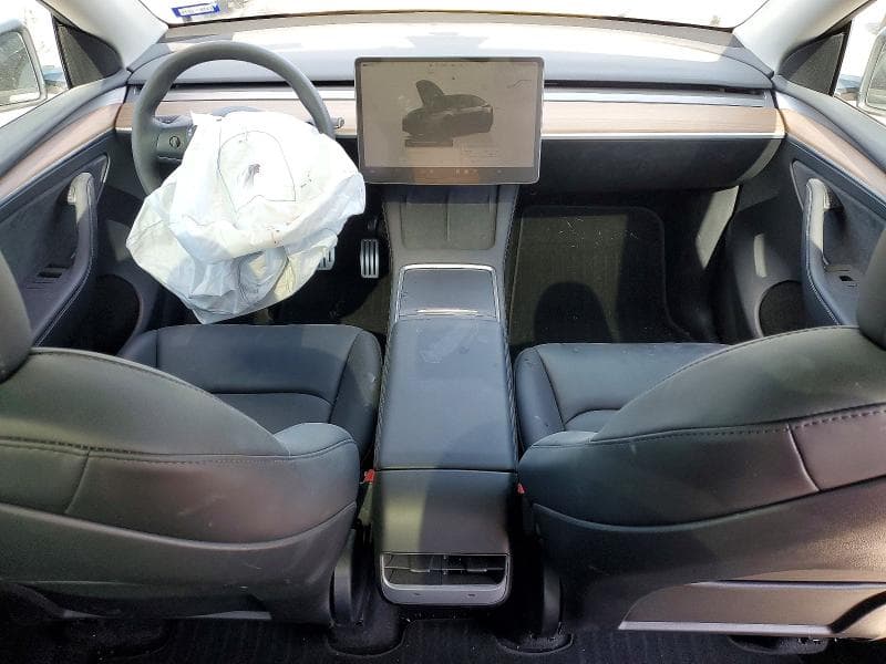 2023 TESLA MODEL Y 8