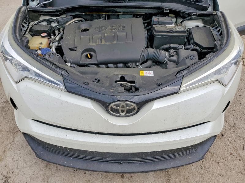 2018 TOYOTA C-HR XLE 11