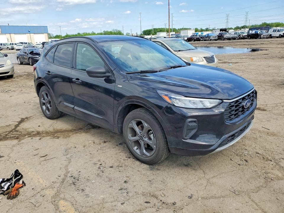2024 FORD ESCAPE ST LINE 4