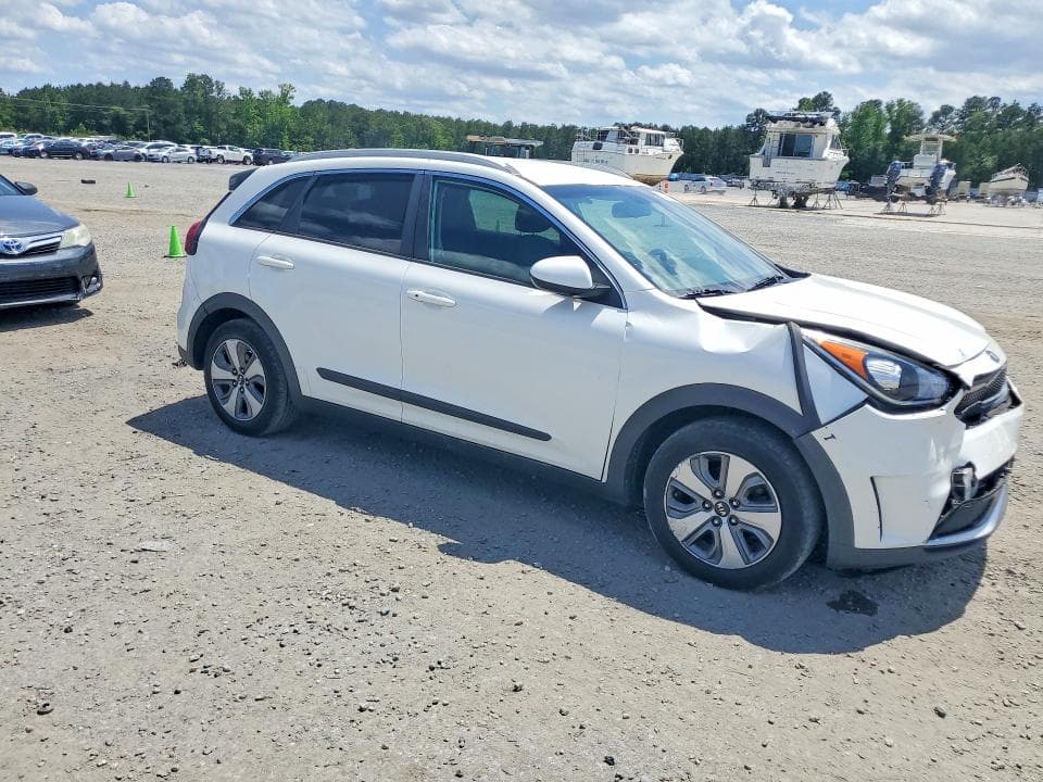 2019 KIA NIRO LX 4