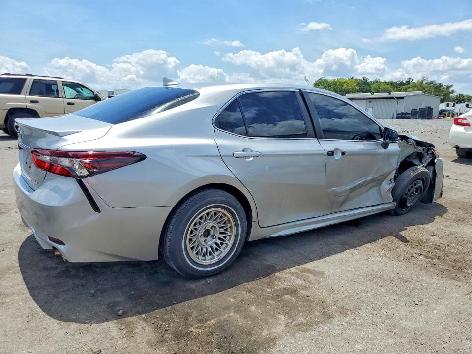 2023 TOYOTA CAMRY SE 3