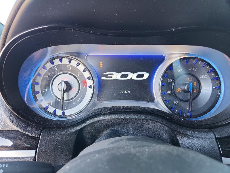 2018 CHRYSLER 300 9