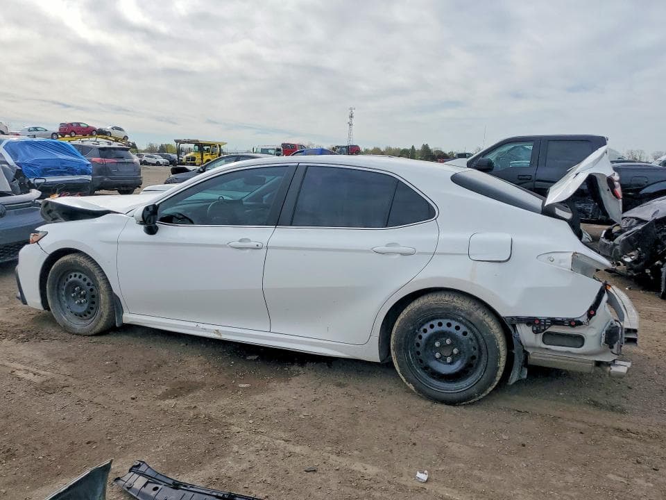 2023 TOYOTA CAMRY XLE 2