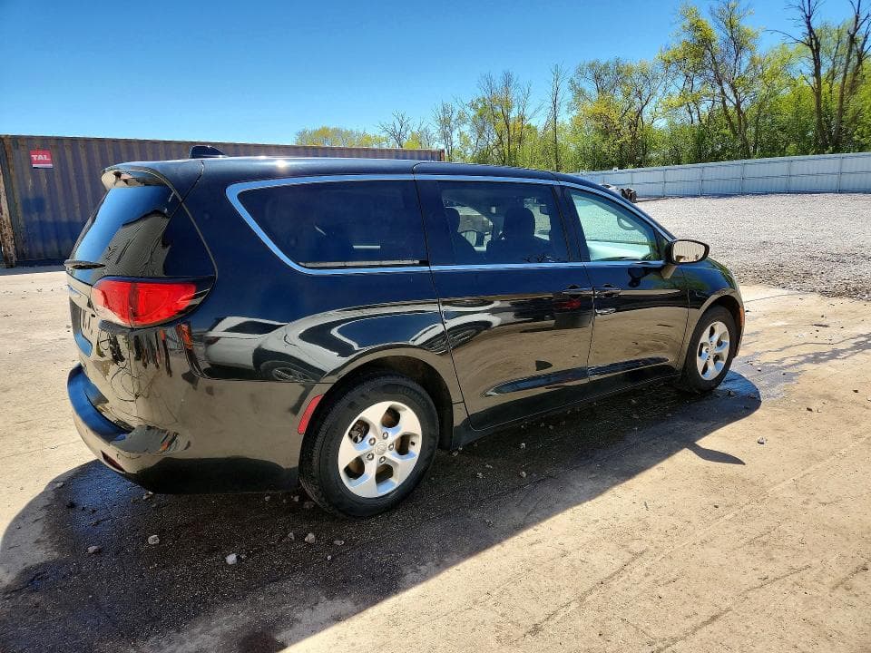 2017 CHRYSLER PACIFICA LX 3