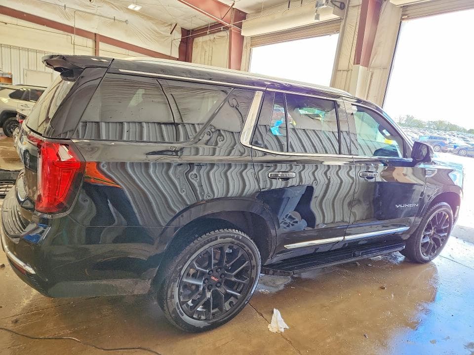 2023 GMC YUKON SLT 3
