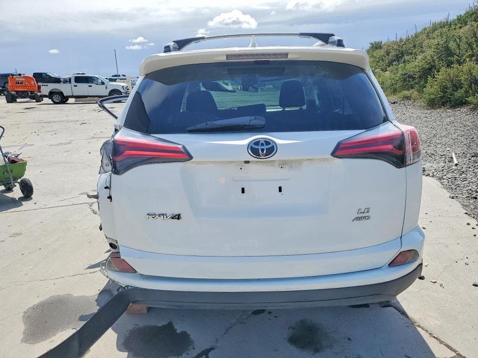 2018 TOYOTA RAV4 LE 6