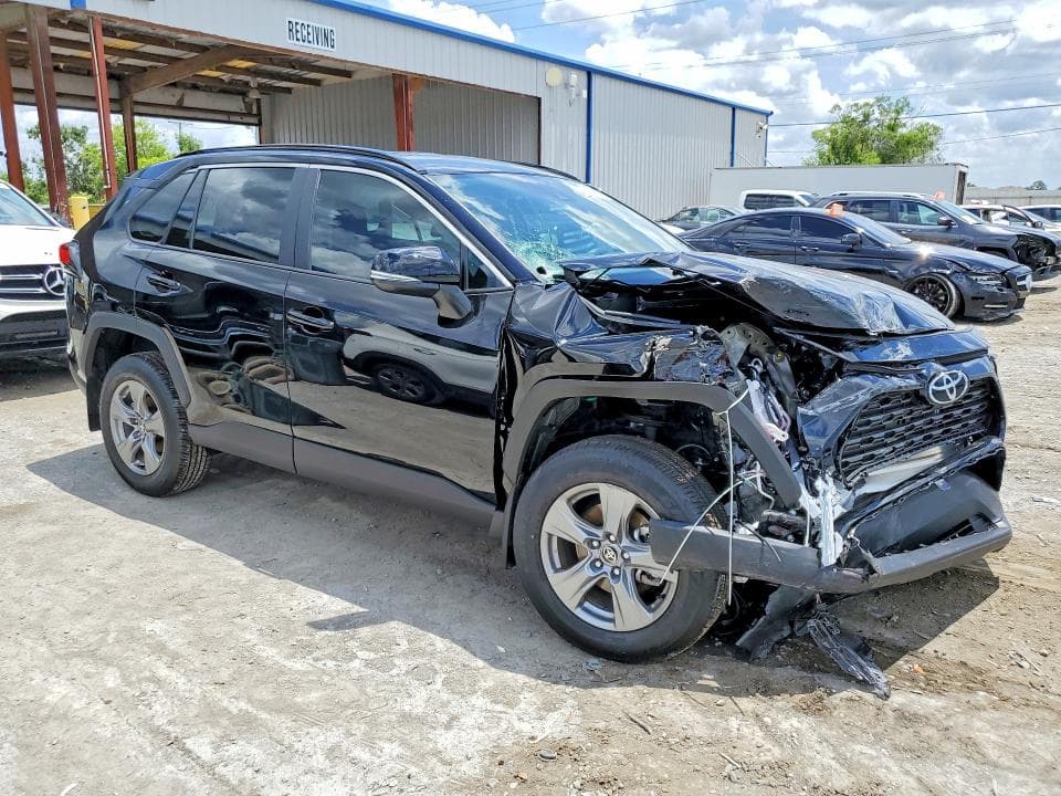 2025 TOYOTA RAV4 XLE 4