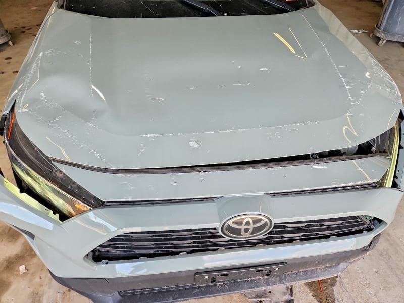 2019 TOYOTA RAV4 XLE 12