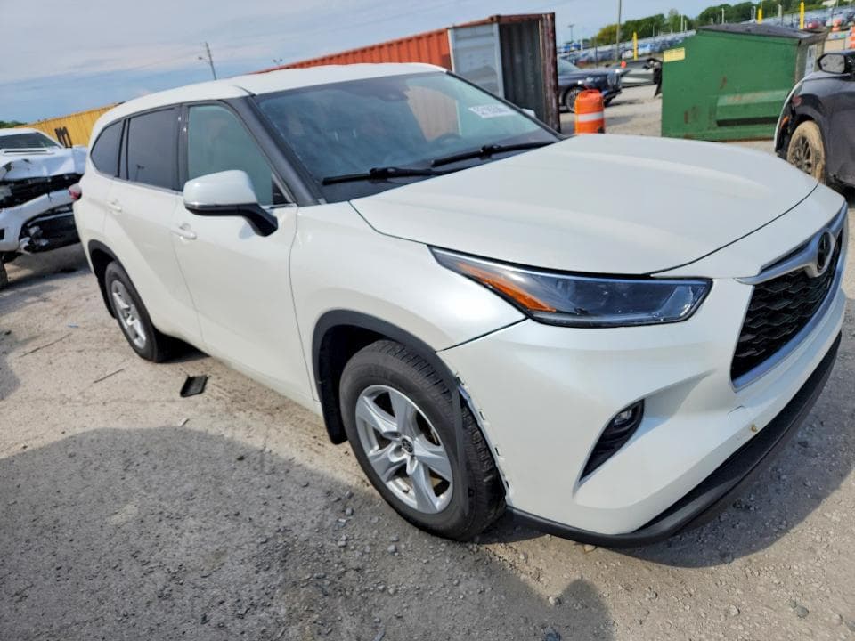 2021 TOYOTA HIGHLANDER LE 4