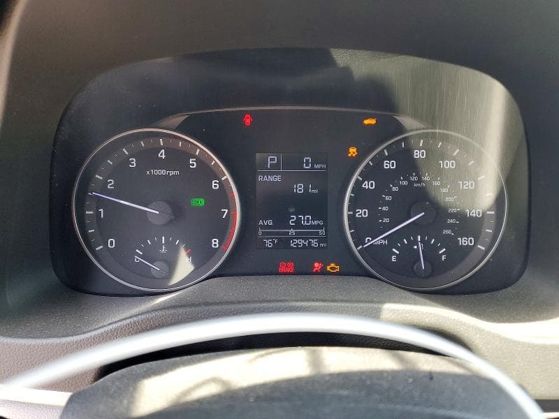 2017 HYUNDAI ELANTRA SE 9