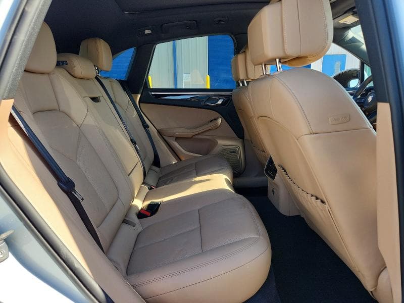 2025 PORSCHE MACAN BASE 11