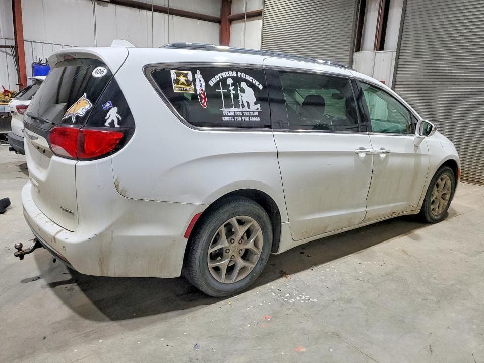 2018 CHRYSLER PACIFICA LIMITED 3