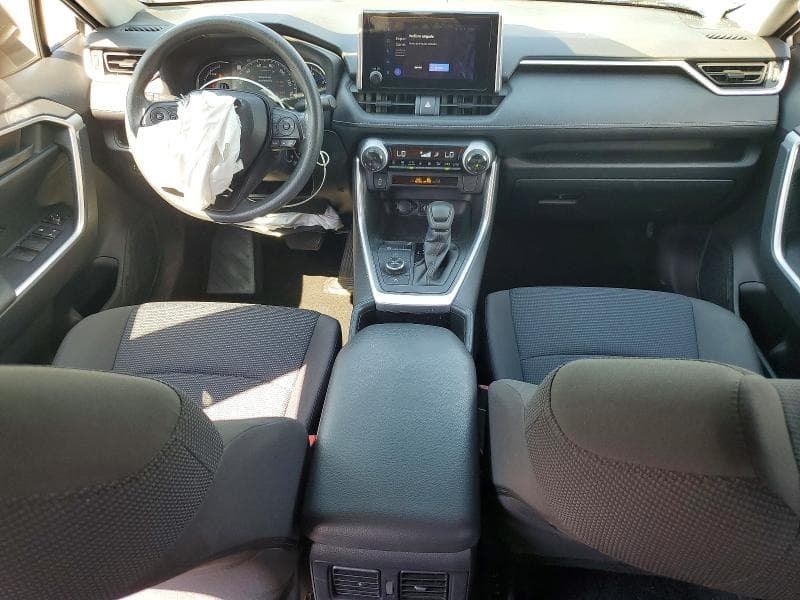 2023 TOYOTA RAV4 LE 8