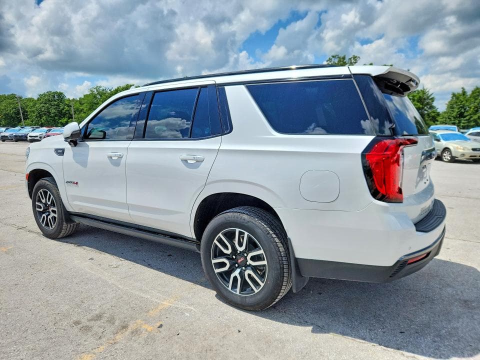 2023 GMC YUKON AT4 2