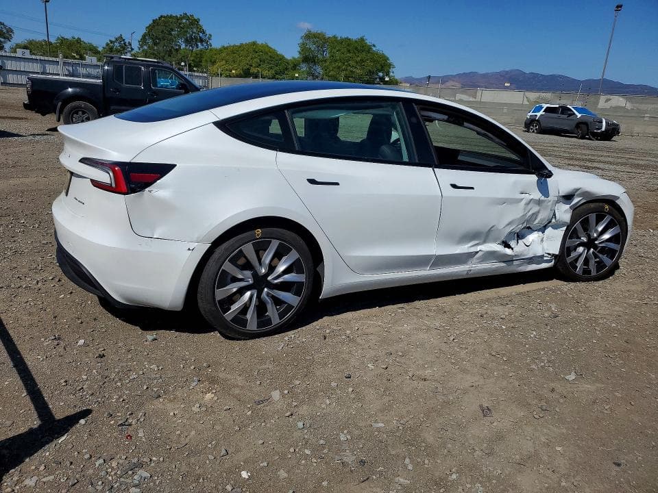 2025 TESLA MODEL 3 3