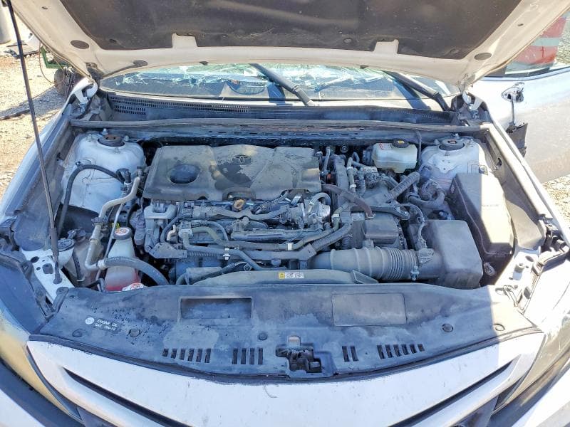 2022 TOYOTA CAMRY HYBRID SE 11
