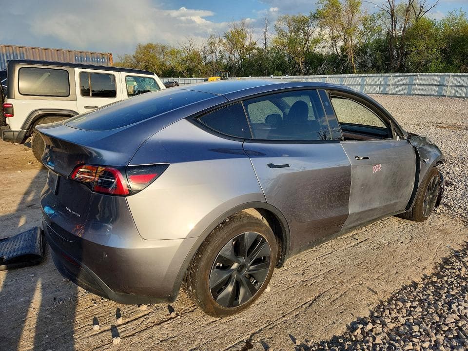 2024 TESLA MODEL Y 3