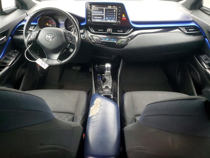 2020 TOYOTA C-HR XLE 8