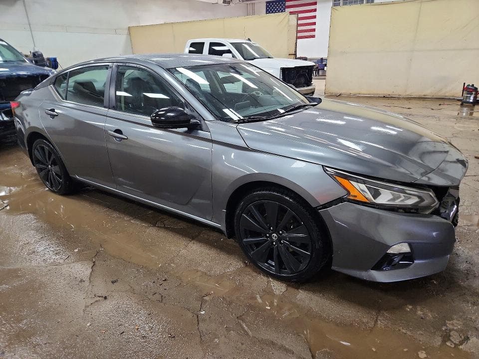 2022 NISSAN ALTIMA SR 4