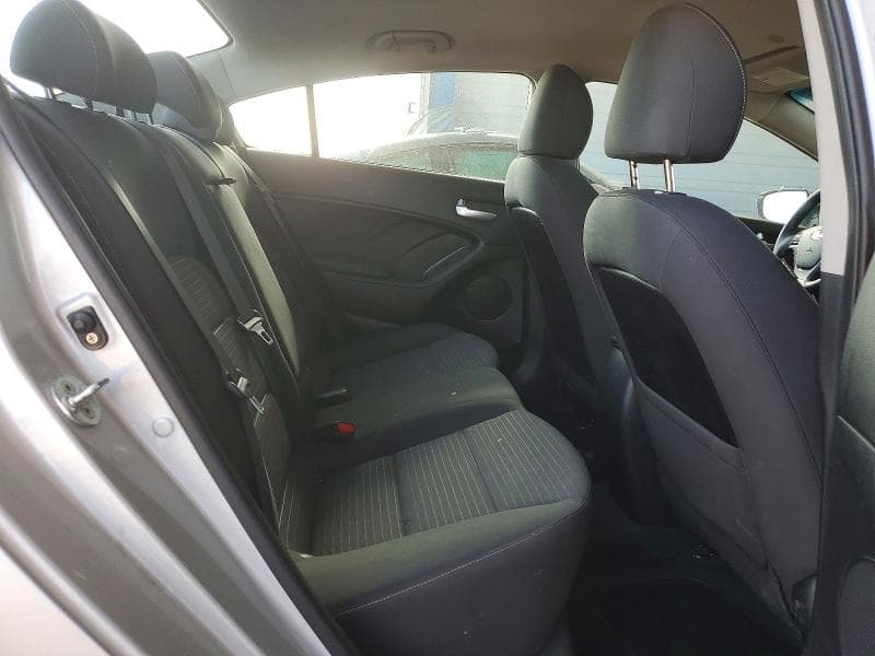 2017 KIA FORTE LX 10