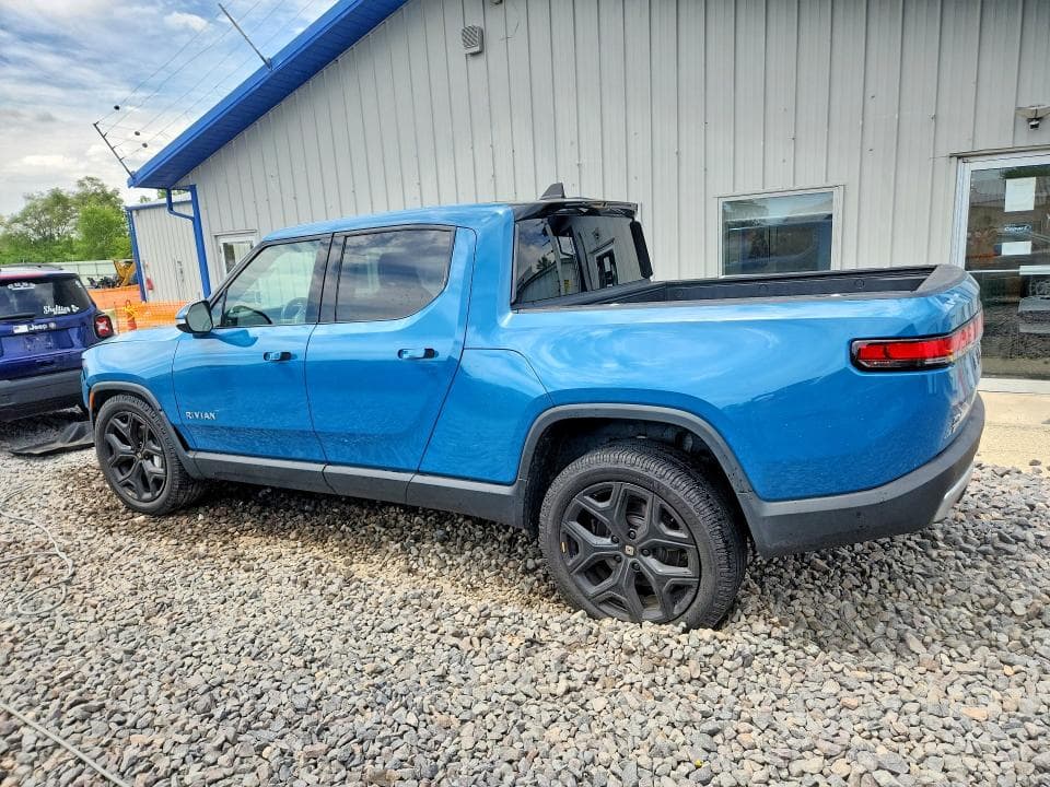 2023 RIVIAN R1T ADVENTURE 2