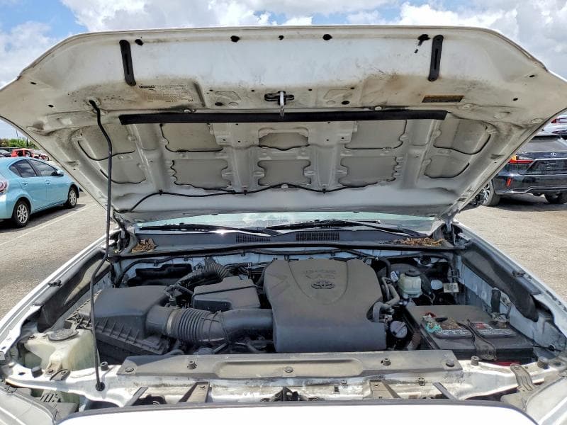 2020 TOYOTA TACOMA SR5 V6 11