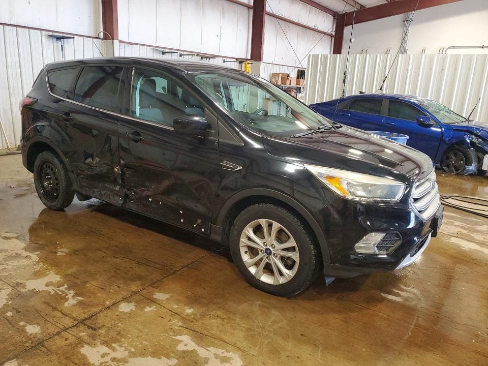 2017 FORD ESCAPE SE 4